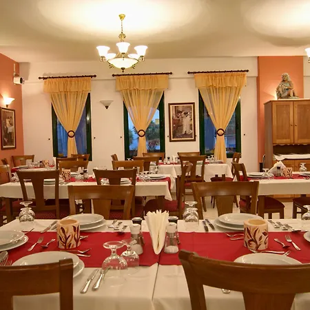 阿斯特拉斯天堂酒店 酒店